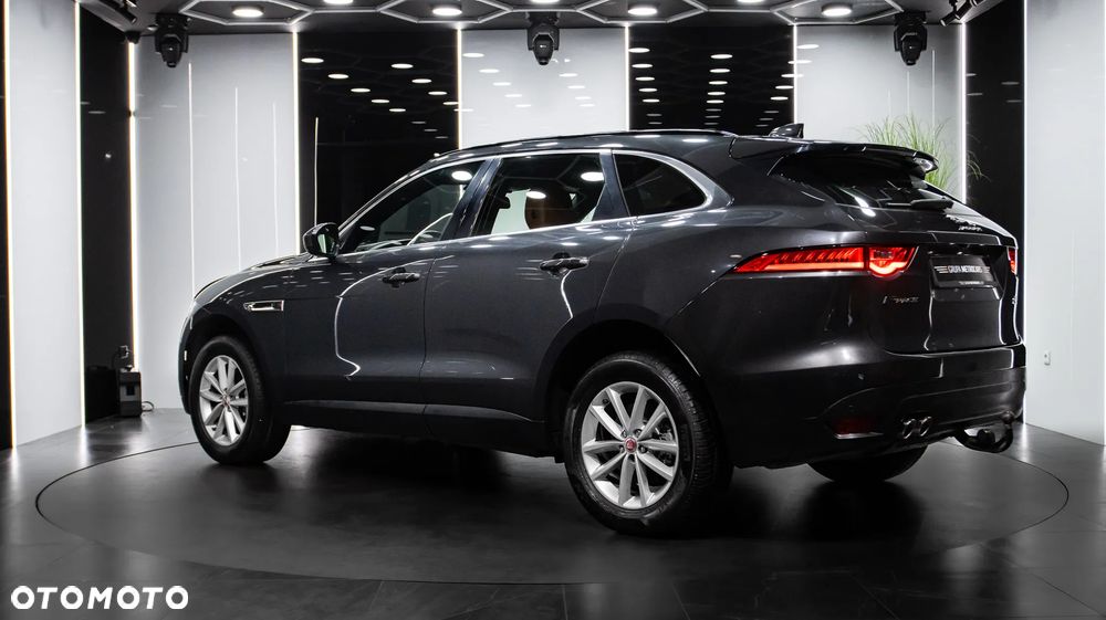 Jaguar F-Pace - 6