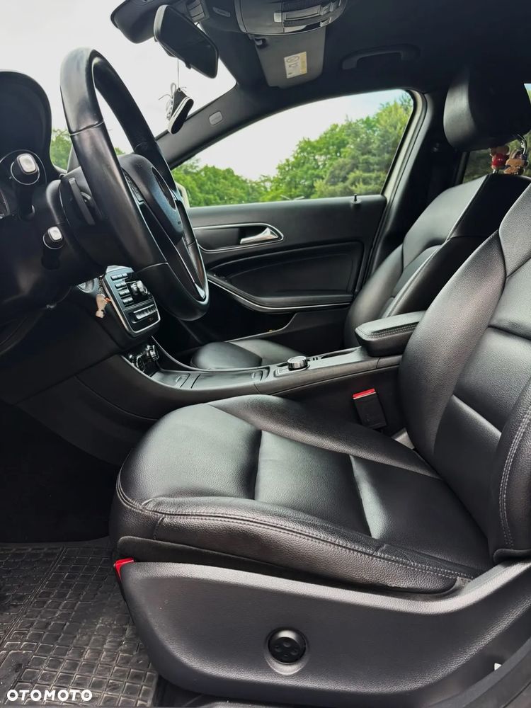 Mercedes-Benz GLA 250 4-Matic - 8