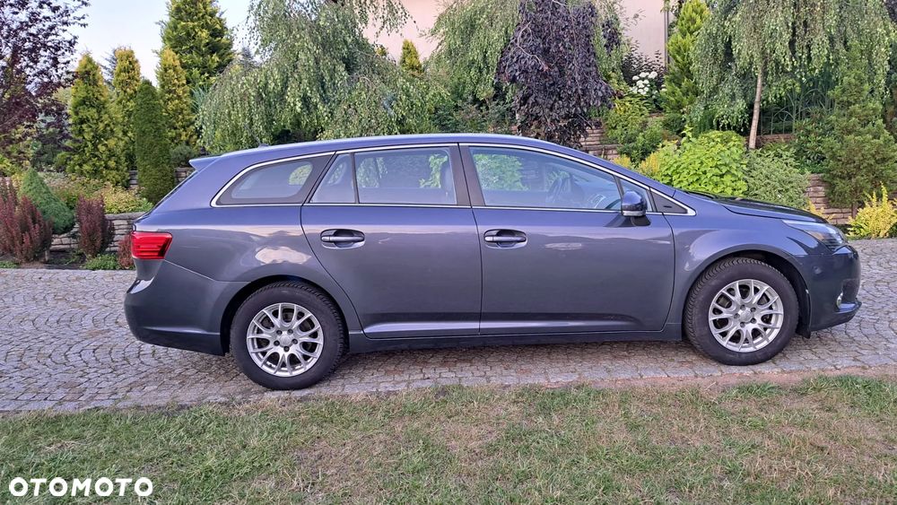 Toyota Avensis 1.8 Premium - 6