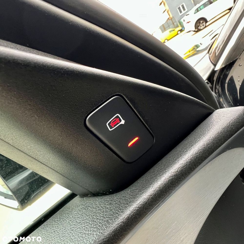 Audi A6 Avant 2.0 TDI Ultra S tronic - 29