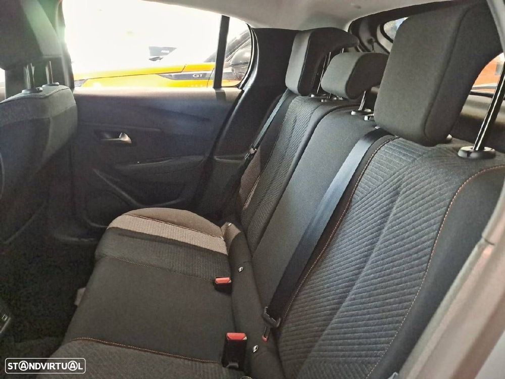 Peugeot e-208 50 kWh Style — fotografia 10