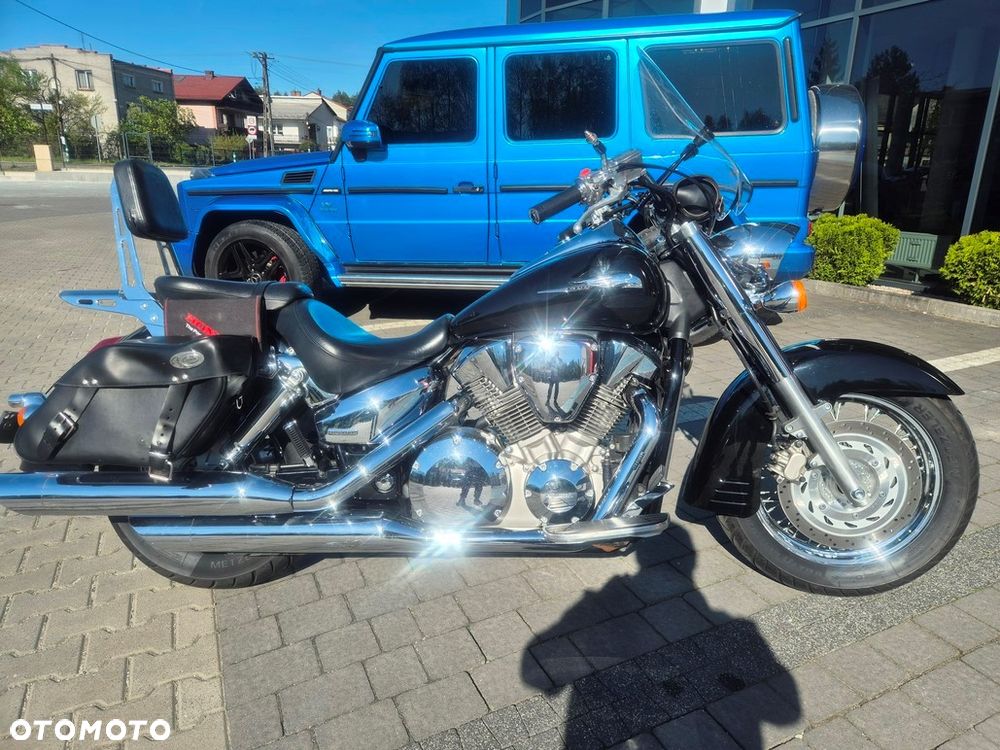 Suzuki Intruder - 3