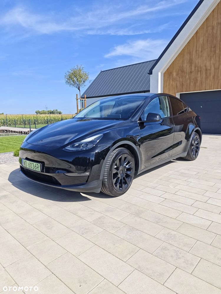 Tesla Model Y Long Range AWD - 1