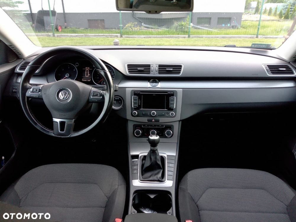 Volkswagen Passat 2.0 TDI Comfortline - 5