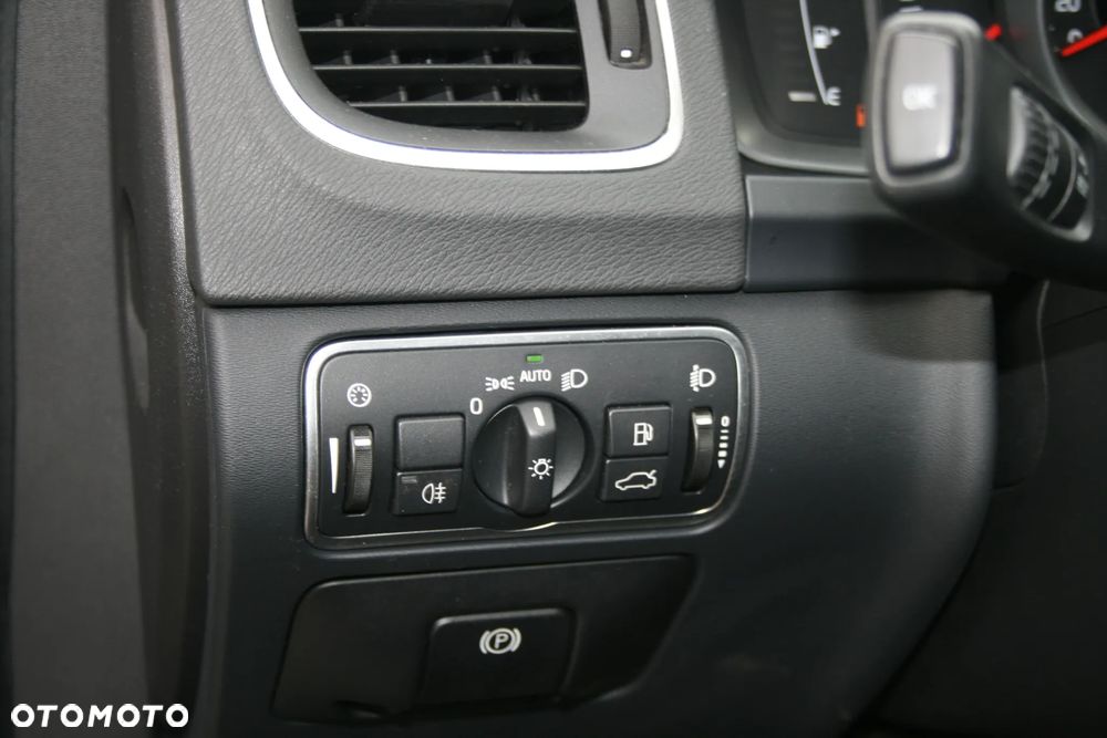 Volvo V60 D3 Drive-E Dynamic Edition (Momentum) - 26