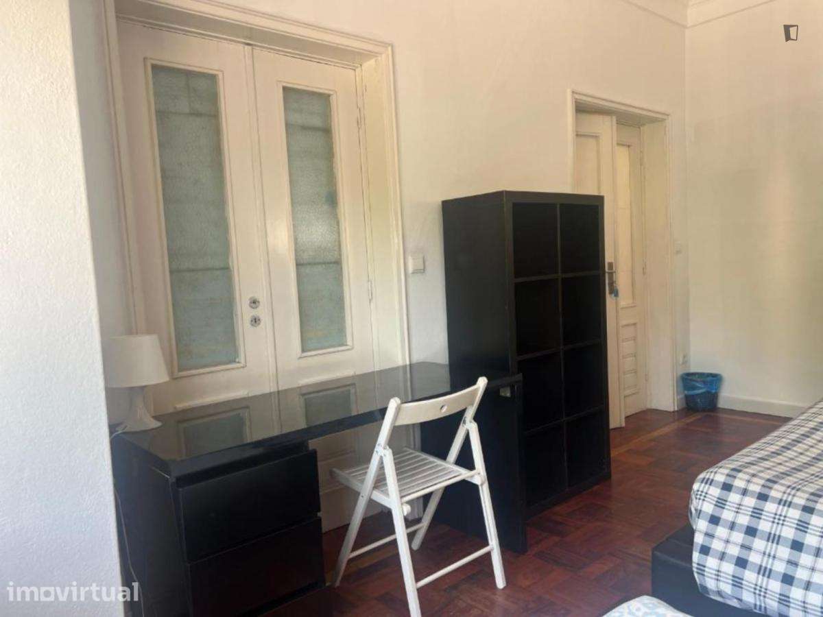 Quarto - localizado em Paranhos Porto - Grande imagem: 2/38