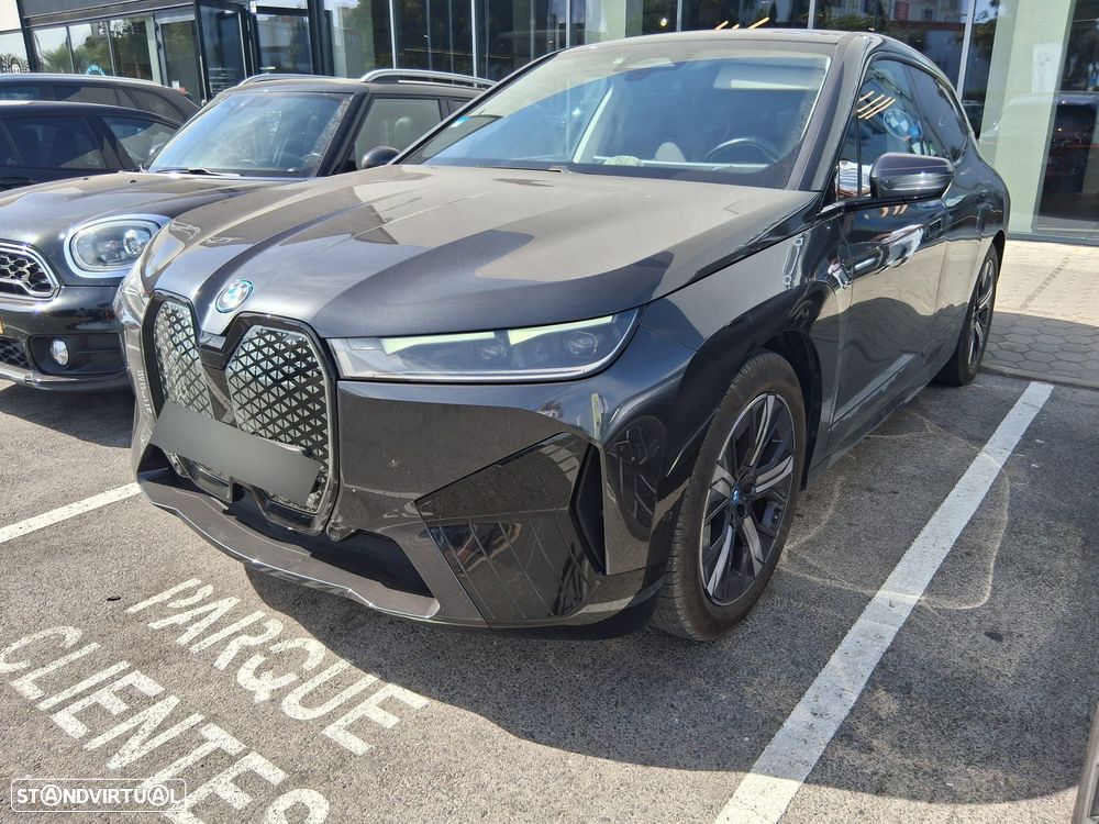 BMW iX xDrive 40 Pack Desportivo - 1