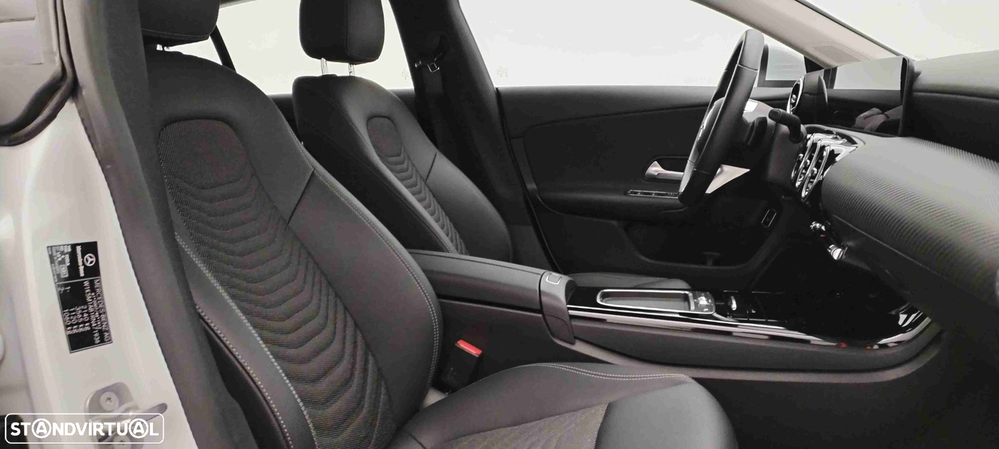 Mercedes-Benz CLA 180 d - 27