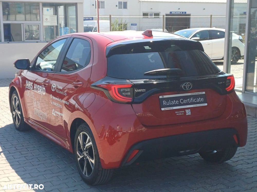 Toyota Yaris 1.5 VVT-i HSD Dynamic Plus Bi-tone - 5