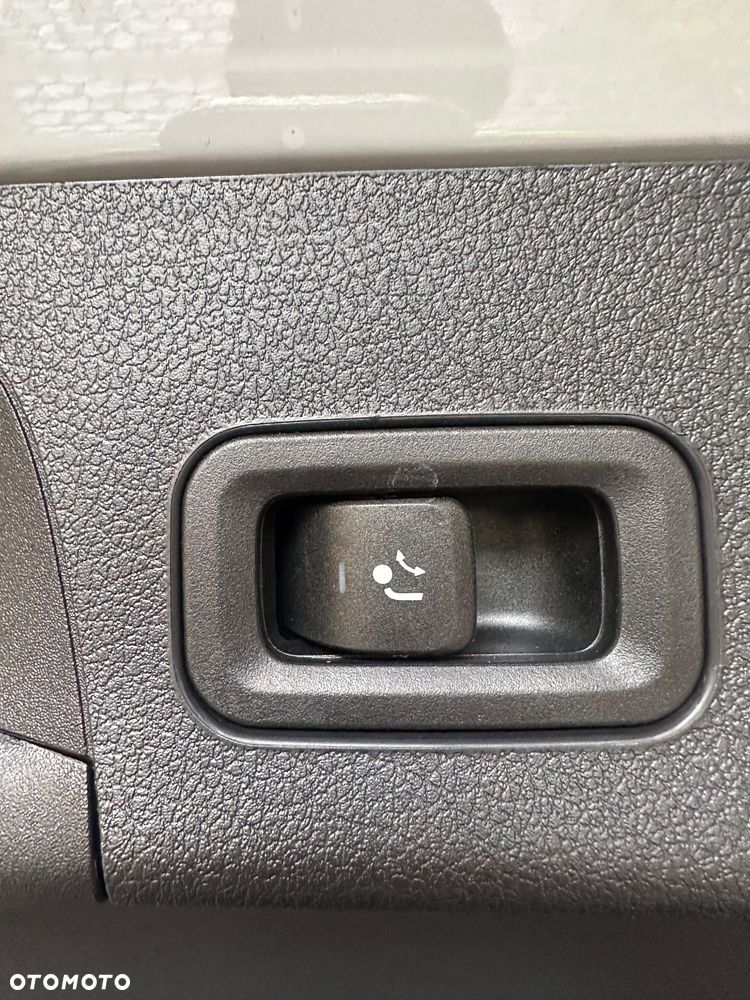 Mercedes-Benz CLA 220 d AMG Line 8G-DCT - 28