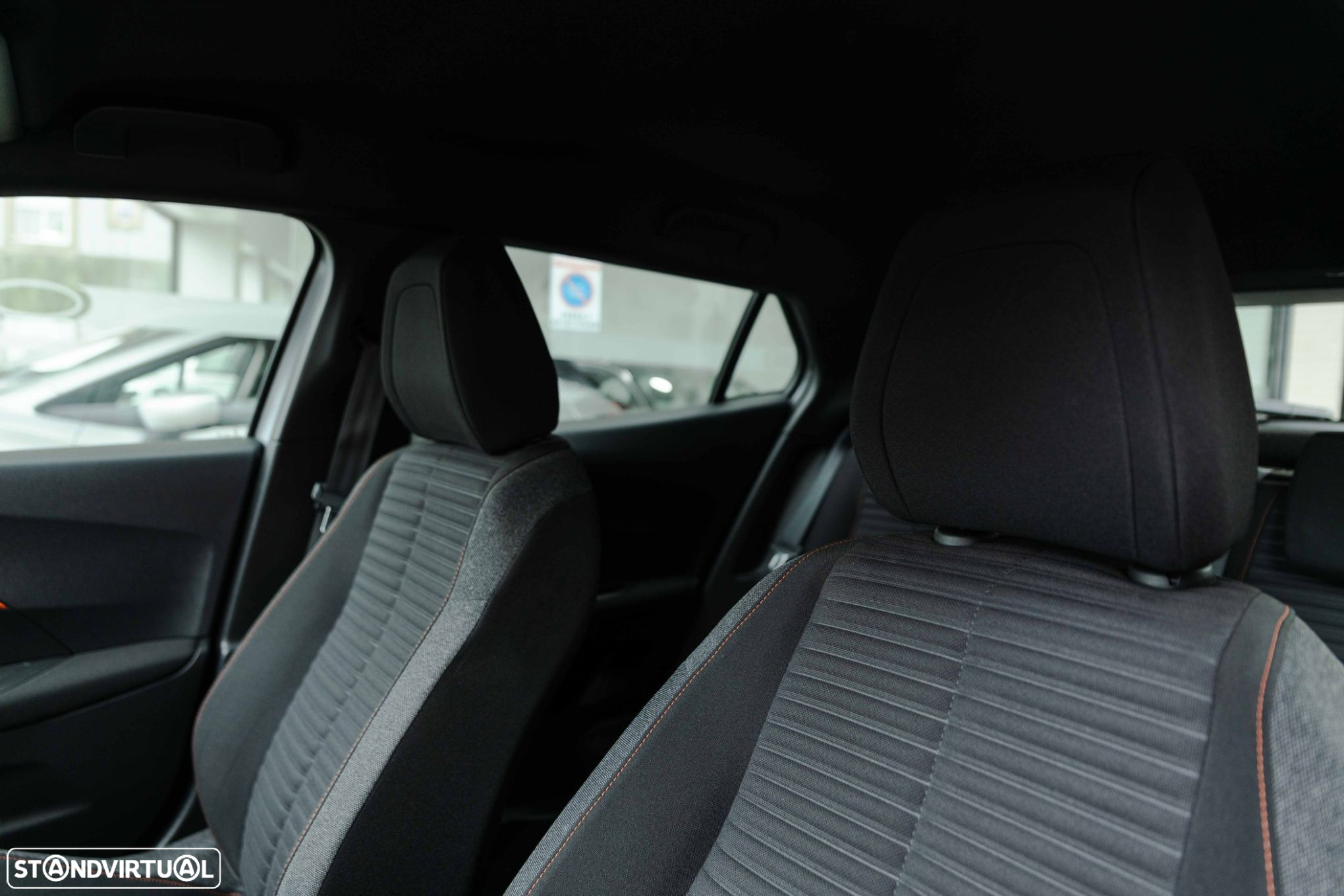 Peugeot 2008 1.2 PureTech Active Pack - 10