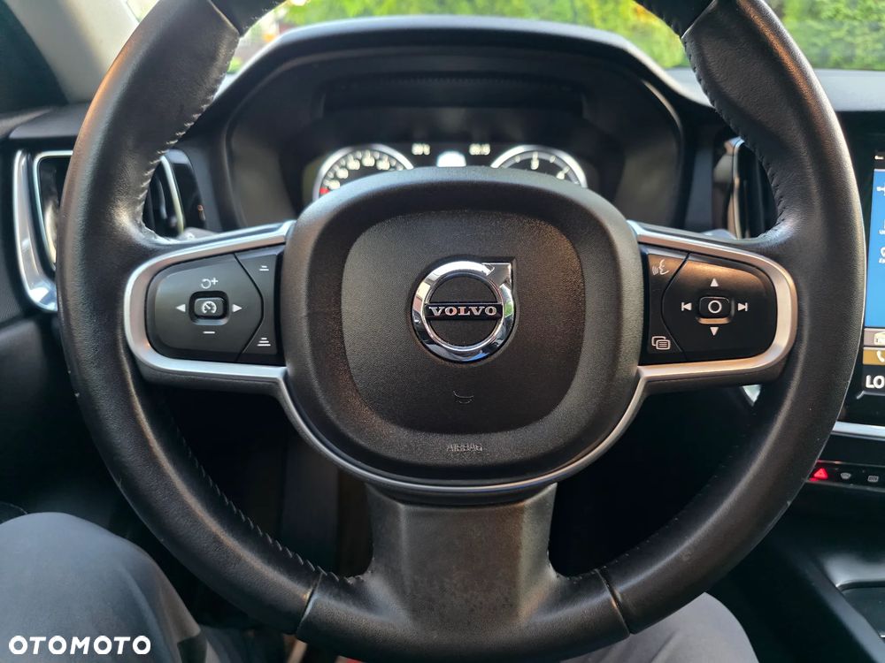 Volvo V60 D4 Momentum - 17