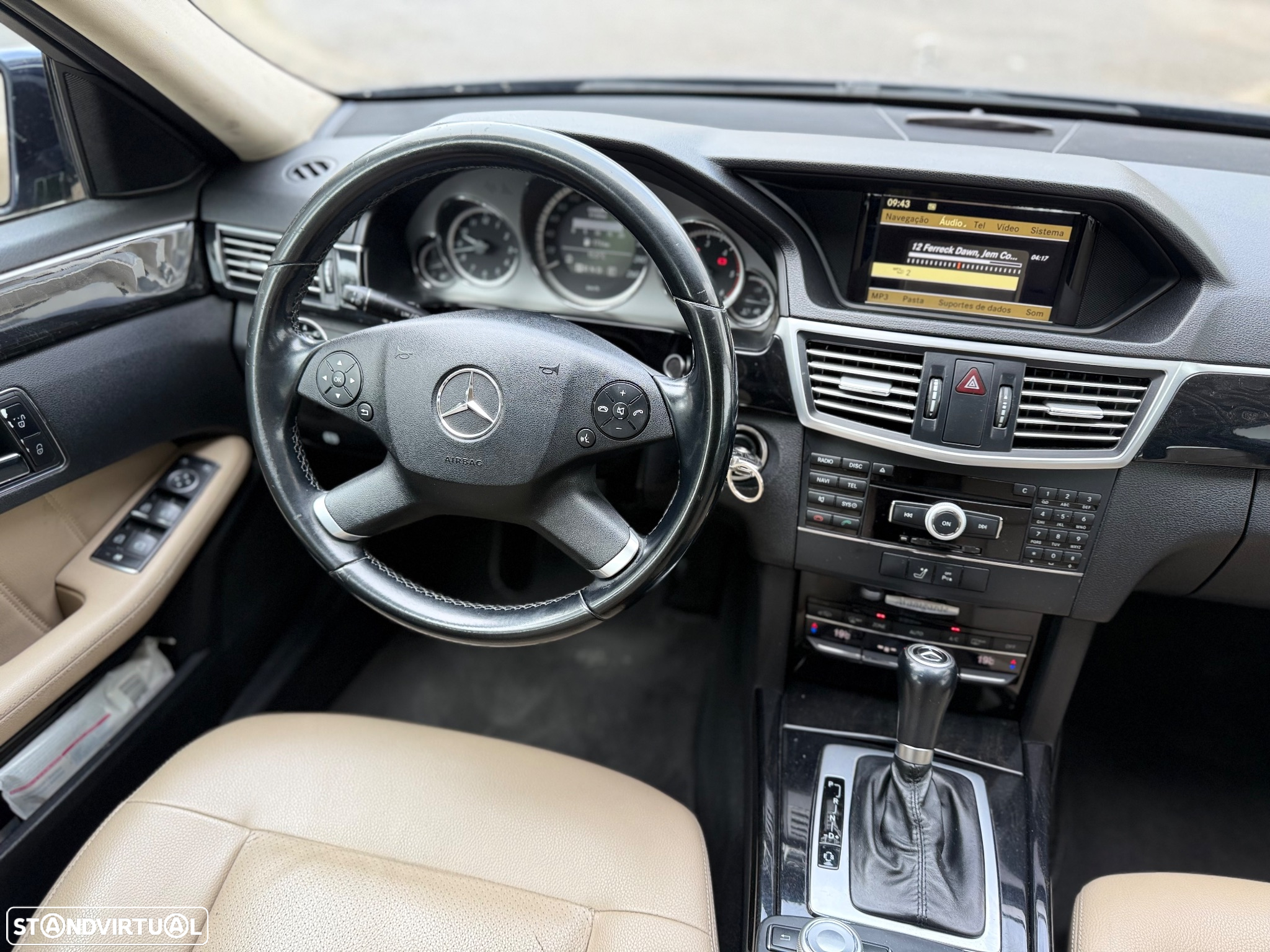 Mercedes-Benz E 220 CDi Avantgarde BlueEfficiency Auto. - 13