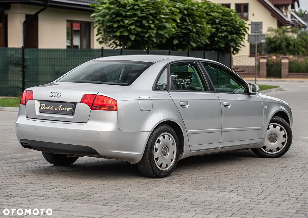 Audi A4 Limousine - 13