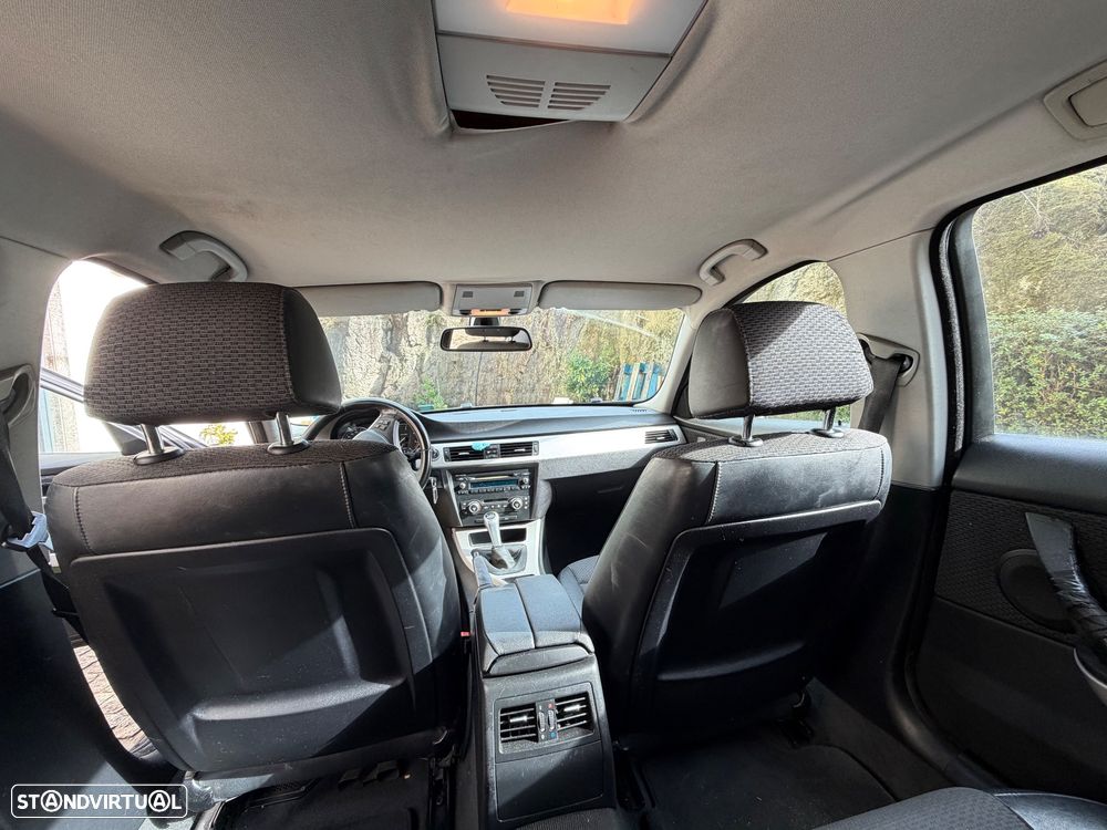 BMW 318 d Touring - 8