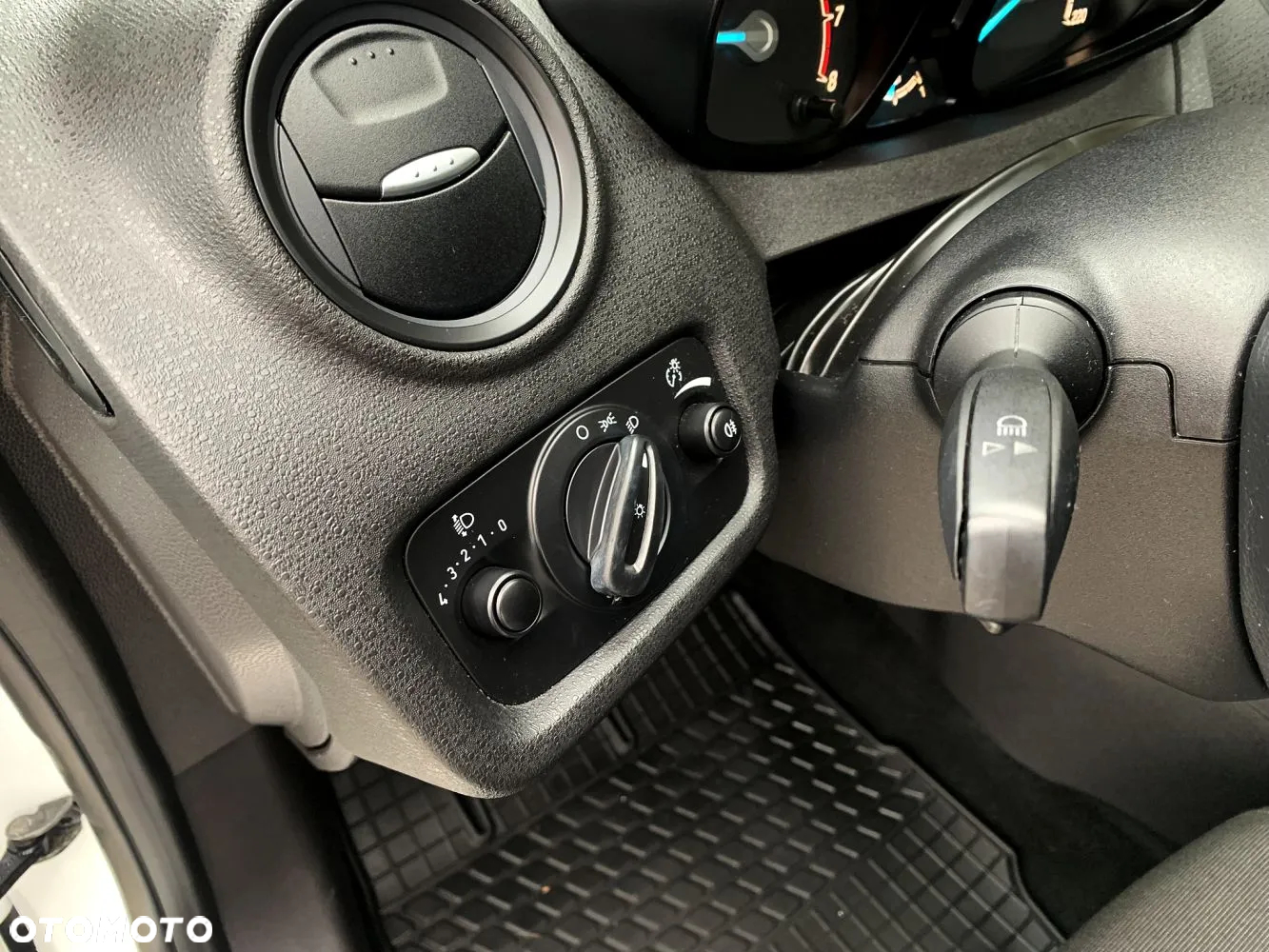 Ford Fiesta - 33
