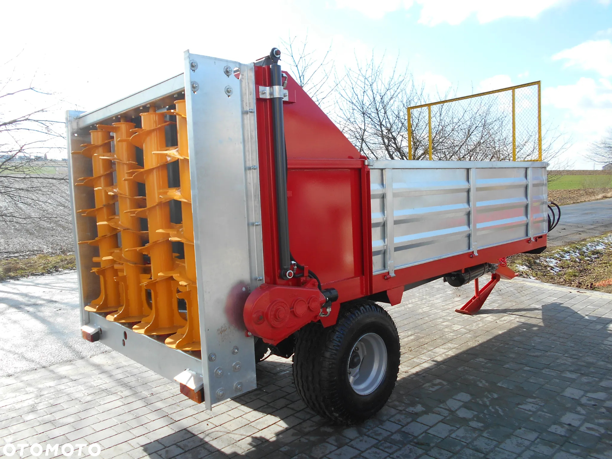 ROZRZUTNIK OBORNIKA/Jolmet/Dostępne pojemności: -Rozrzutnik jednoosiowy: 1,5t -4,5t / -Rozrzutnik tandem: 4,5t / 6t / 8t/ DARMOWY TRANSPORT - 15