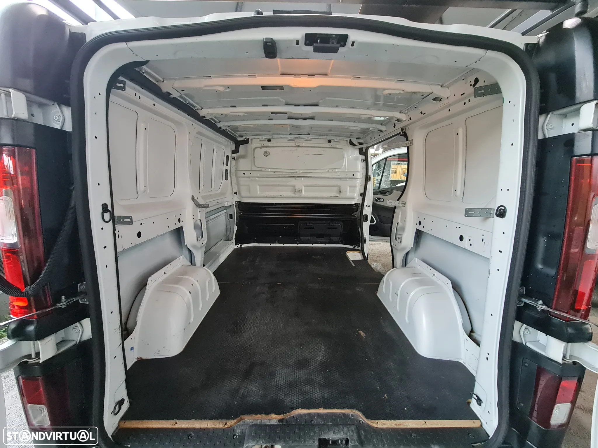 Renault TRAFIC DCI 3Lug * AC/BLUETOOTH *c/ IVA incluido - 10