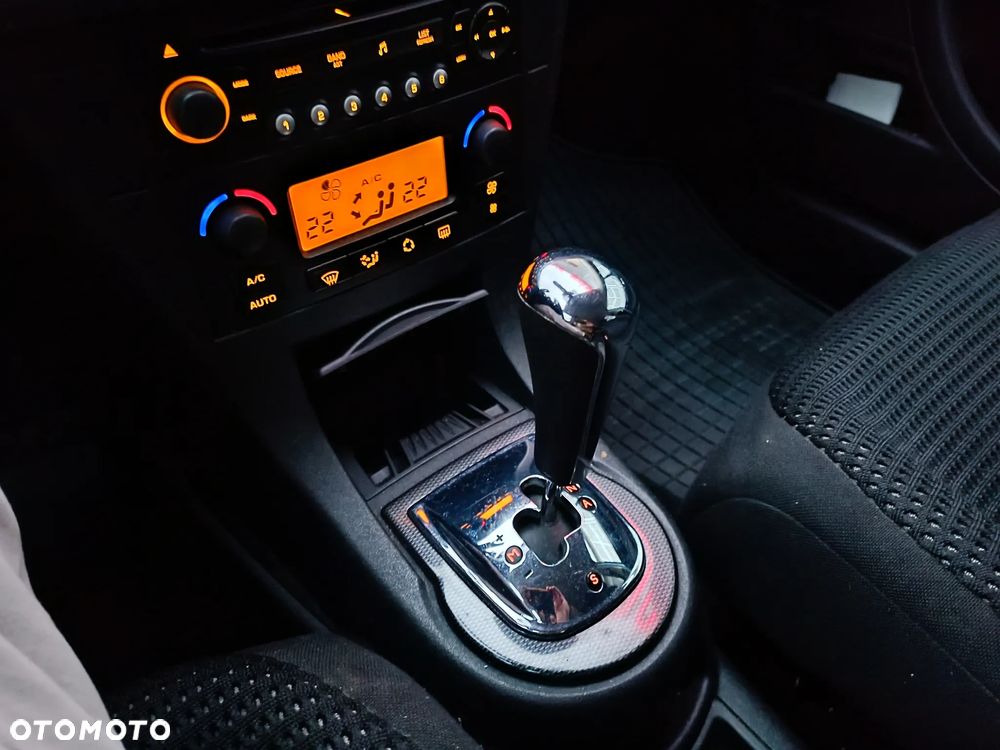 Citroën C4 1.6 HDi FAP EGS6 Confort - 17