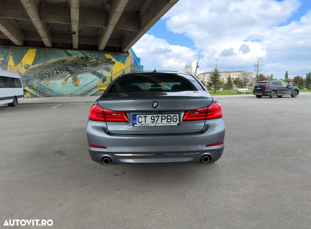 BMW Seria 5 518d Aut. Luxury Line - 4