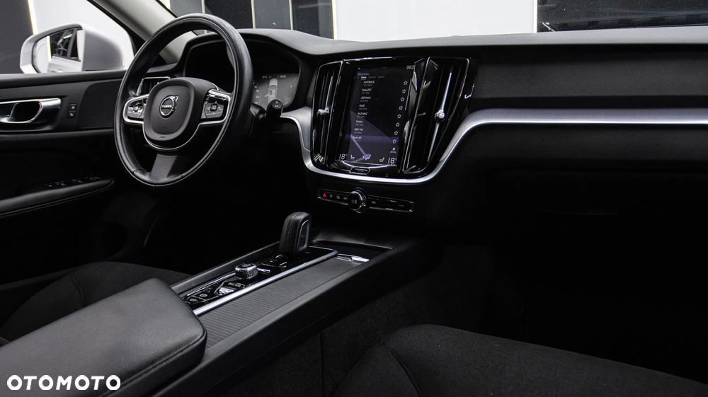 Volvo V60 B4 D Momentum Pro - 16