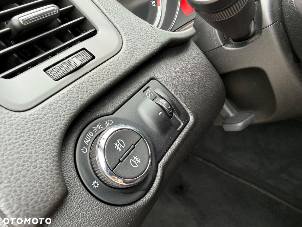Opel Insignia 2.0 Turbo Sport - 26