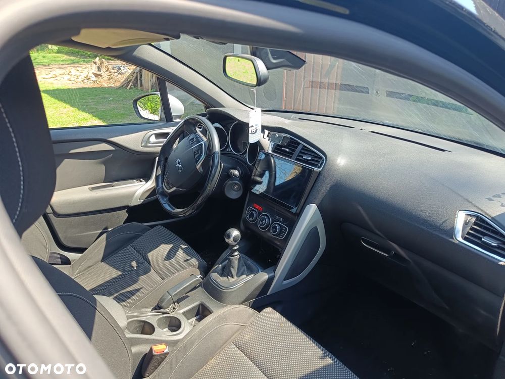 Citroën DS4 e-HDi 115 Chic - 12