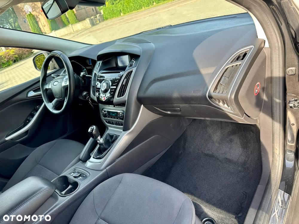 Ford Focus - 30