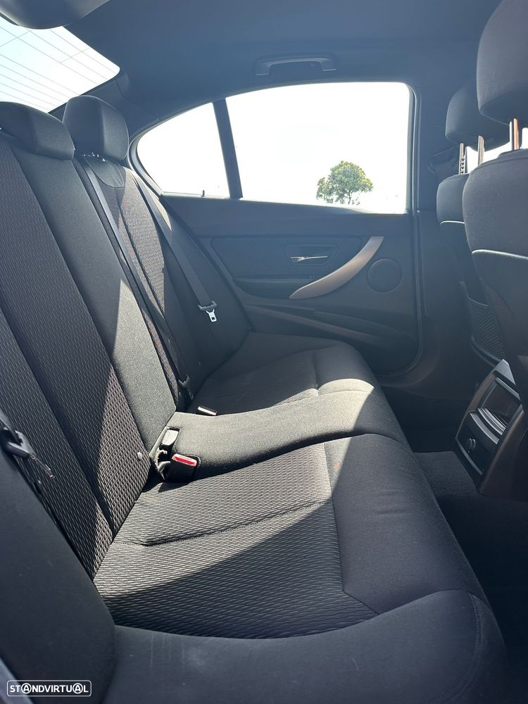 BMW 320 d Advantage Auto - 9