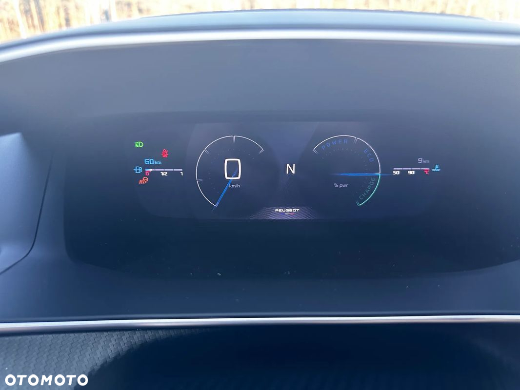 Peugeot 2008 PureTech mHEV GT e-DCS6 - 17
