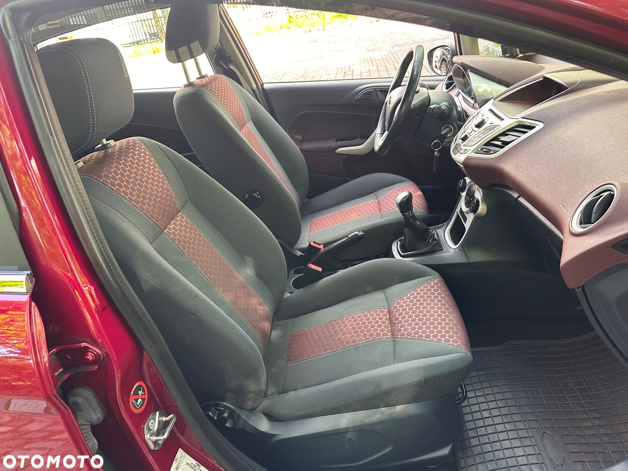 Ford Fiesta 1.6 TDCi DPF Titanium - 9