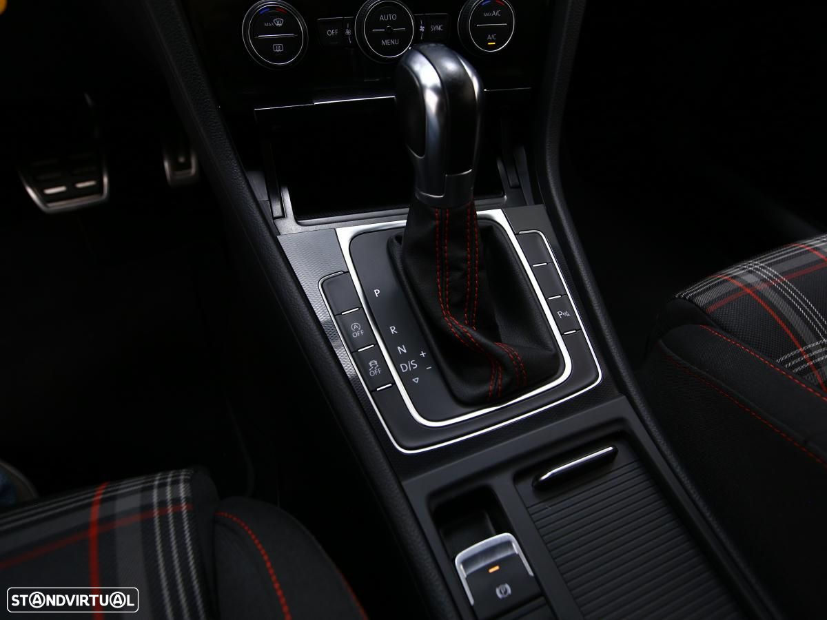 VW Golf 2.0 TSi GTi DSG Performance - 11