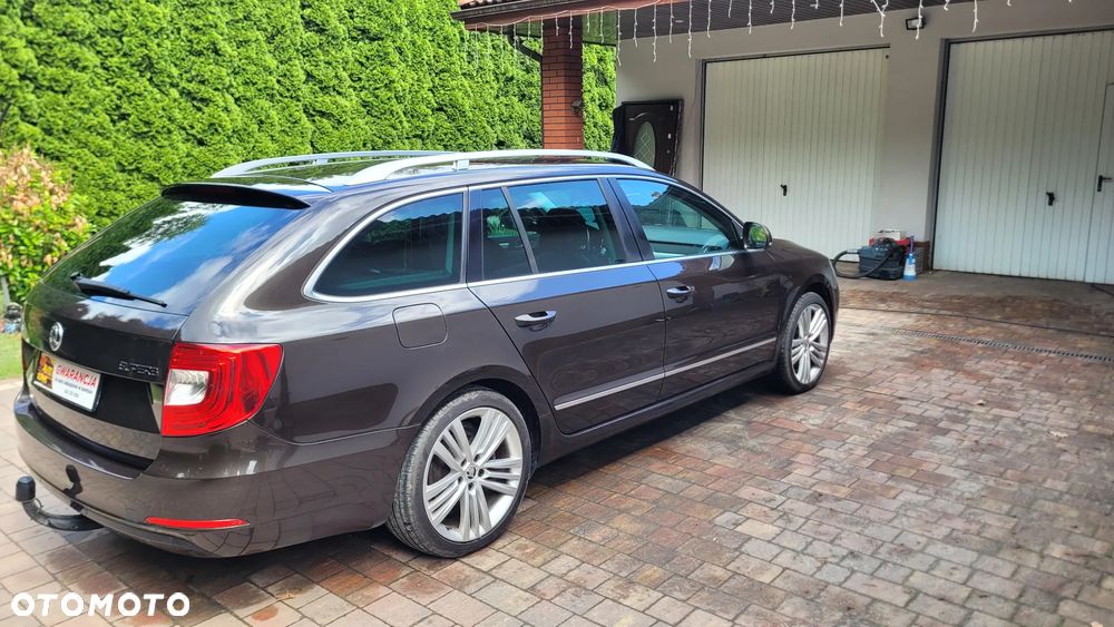 Skoda Superb 2.0 TDI Green tec DSG Elegance - 3