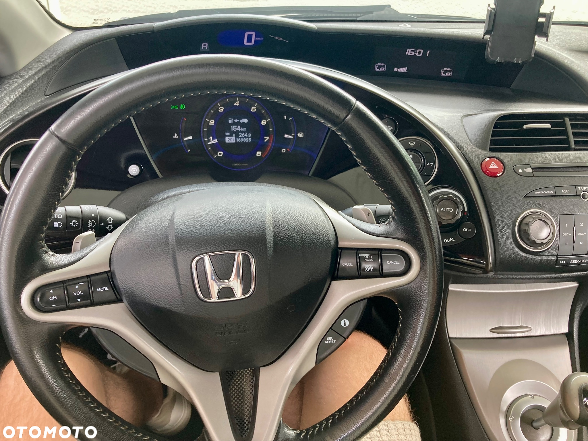 Honda Civic 1.8 LX Coupe - 27