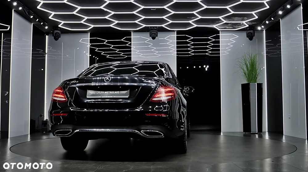Mercedes-Benz Klasa E 220 d 4-Matic 9G-TRONIC - 7