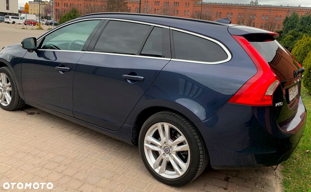 Volvo V60 ver-d2-momentum - 36