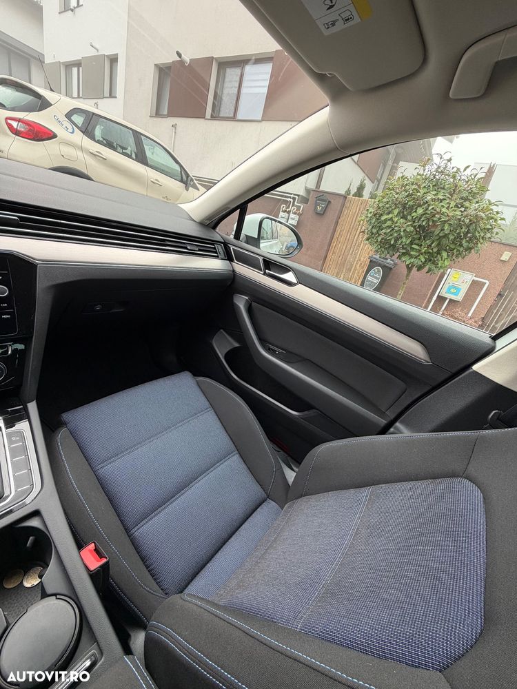 Volkswagen Passat - 20