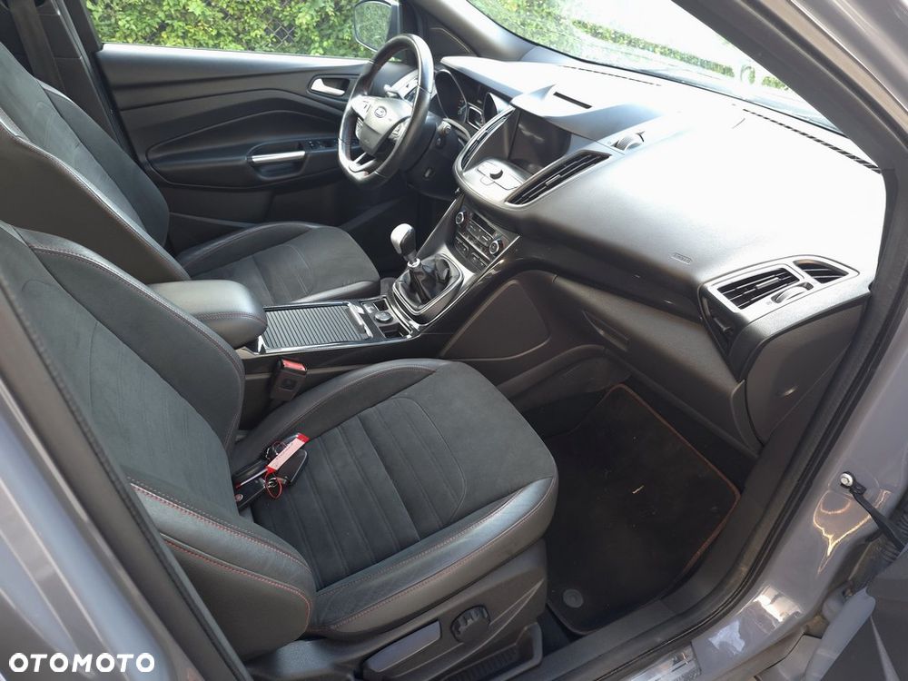 Ford Kuga 2.0 TDCi AWD ST-Line - 10