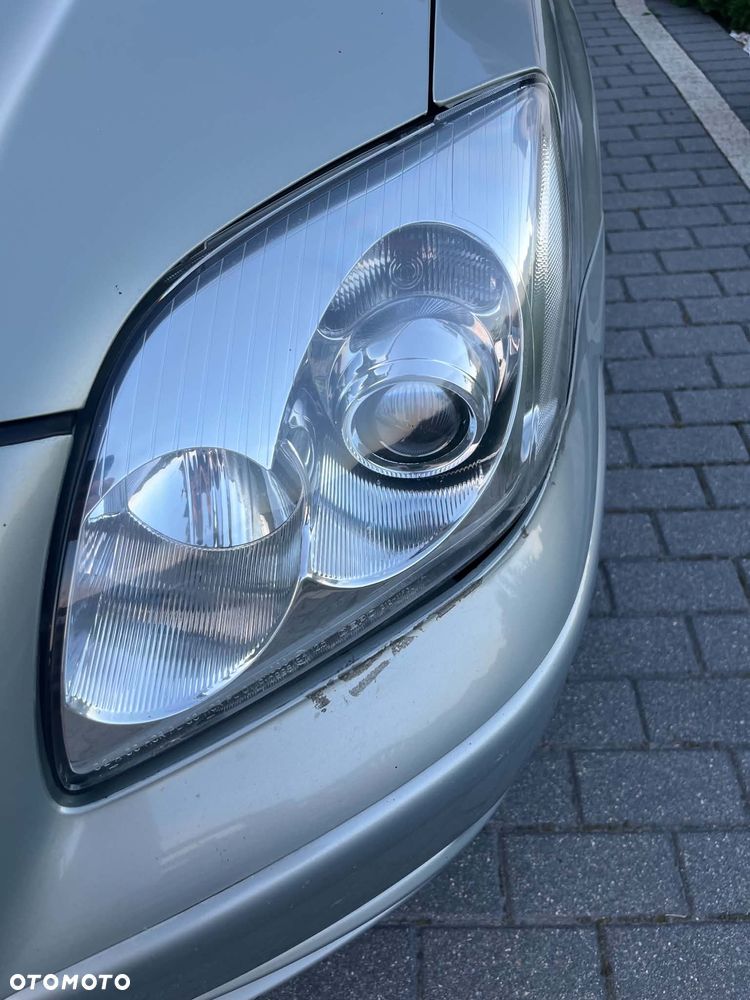Toyota Avensis - 6