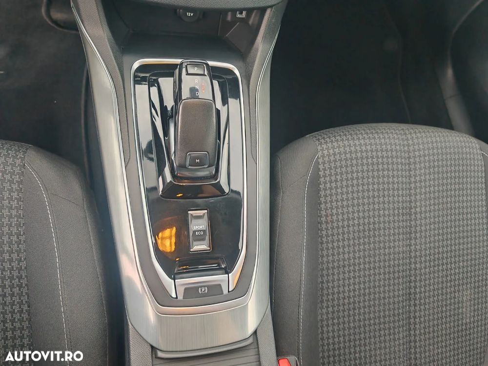 Peugeot 308 1.5L BlueHDI 130 S&S EAT8 Style - 12