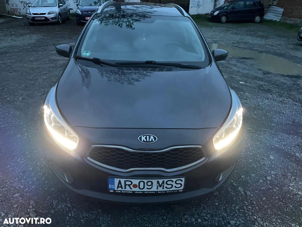Kia Ceed 1.6 CRDi 128 ISG SW Dream Team Edition - 1