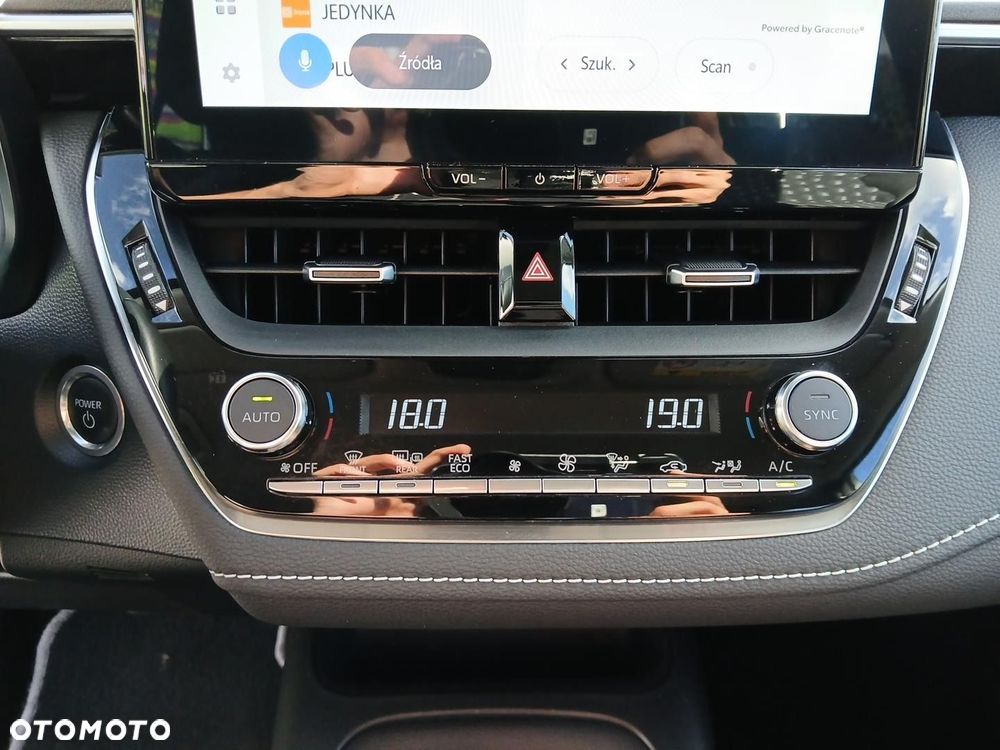 Toyota Corolla 1.8 Hybrid Comfort - 32