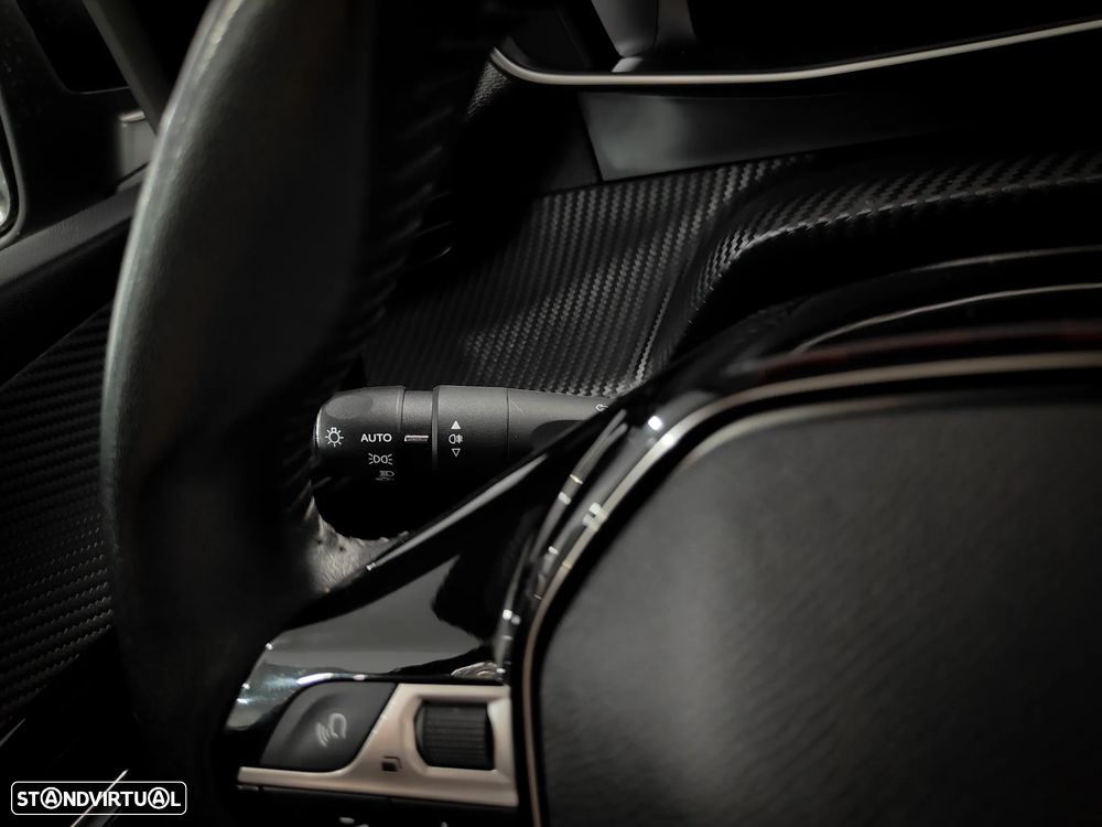 Peugeot 208 1.2 PureTech Allure Pack - 34