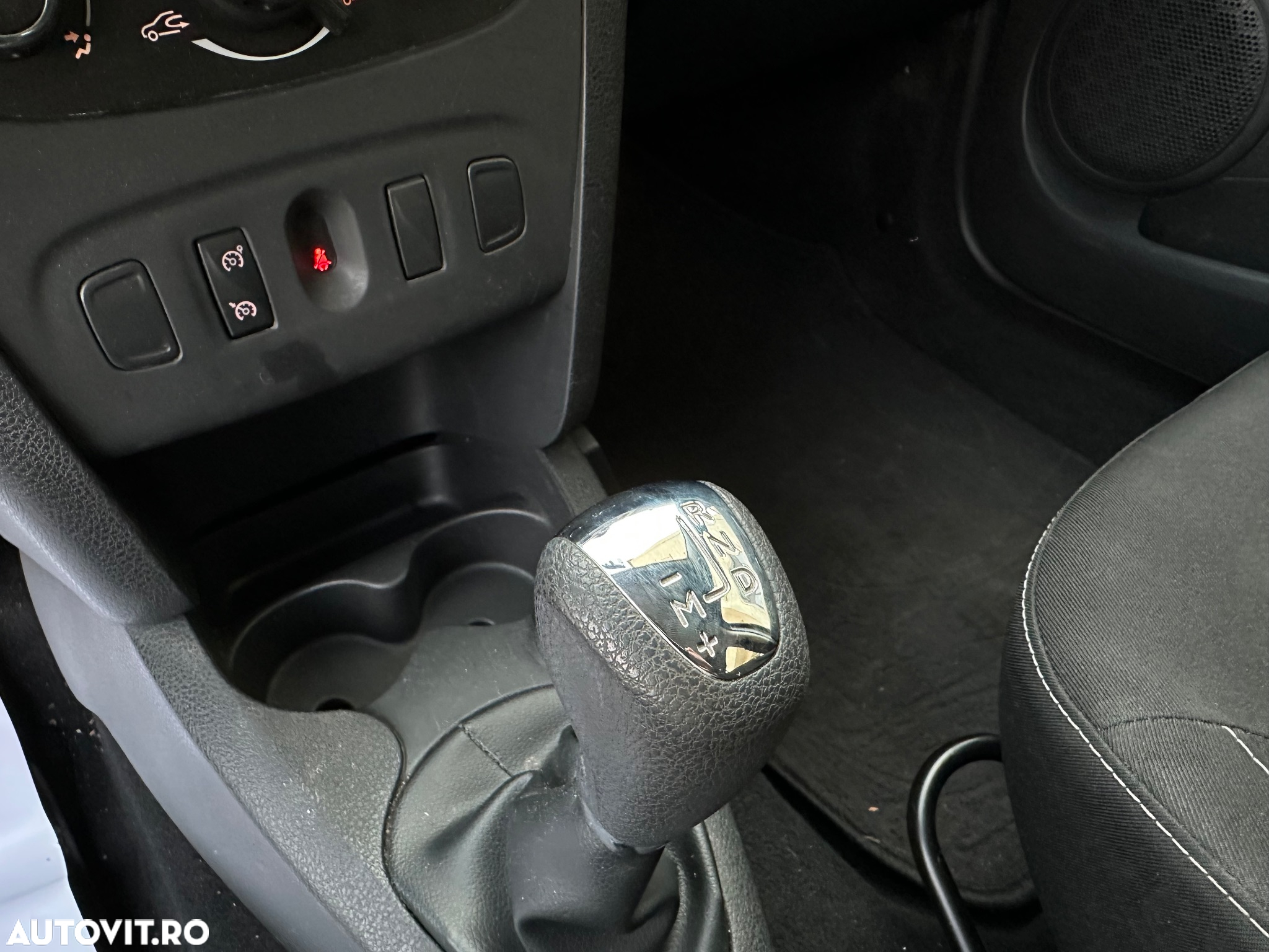 Dacia Logan - 27