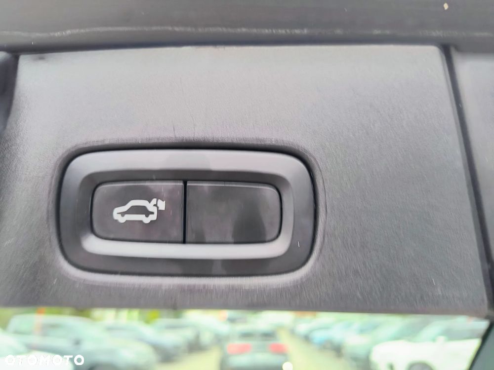 Volvo V90 D4 Momentum Pro - 31
