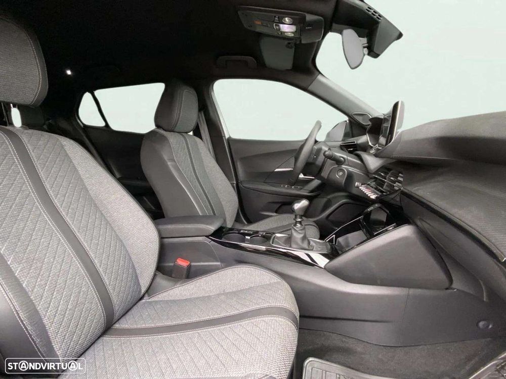 Peugeot 2008 1.2 PureTech Allure - 18