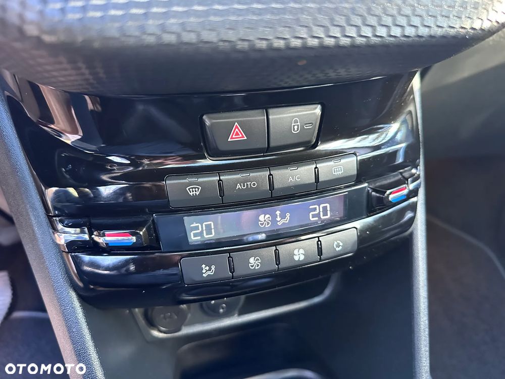 Peugeot 2008 BlueHDi FAP 120 STOP & START Crossway - 24