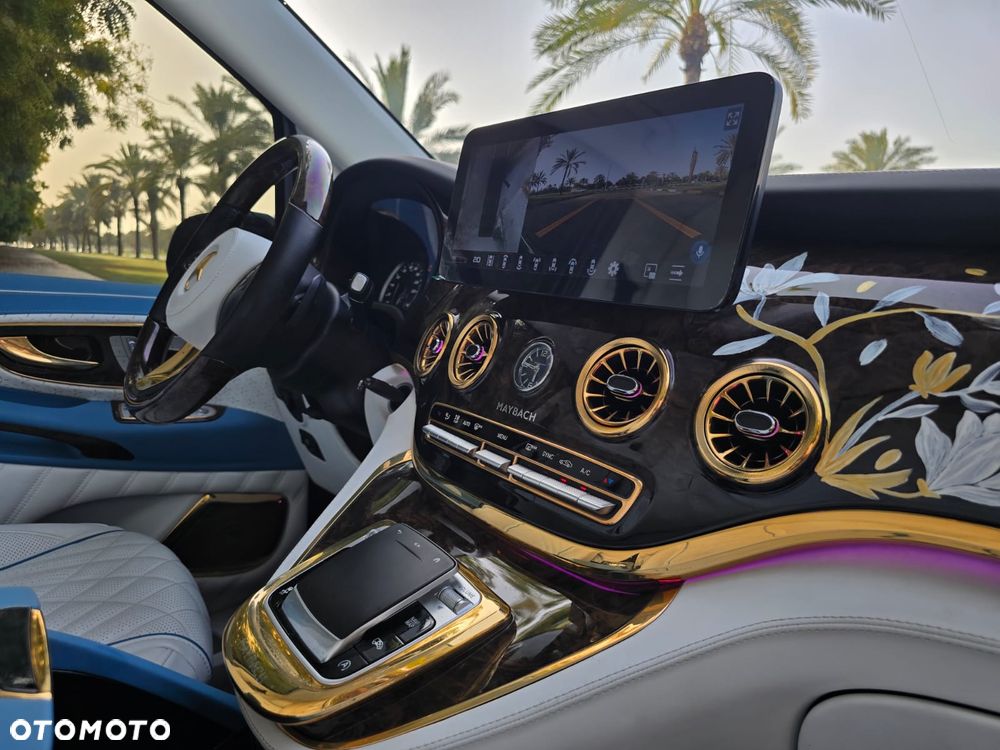 Mercedes-Benz Klasa V 300 extralang 9G-TRONIC Special Edition Avantgarde - 13