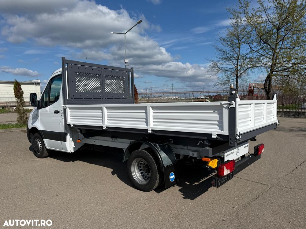 Mercedes-Benz Sprinter - 25