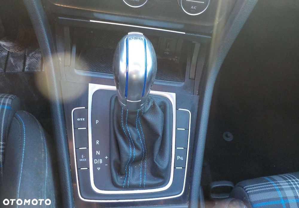 Volkswagen Golf - 21